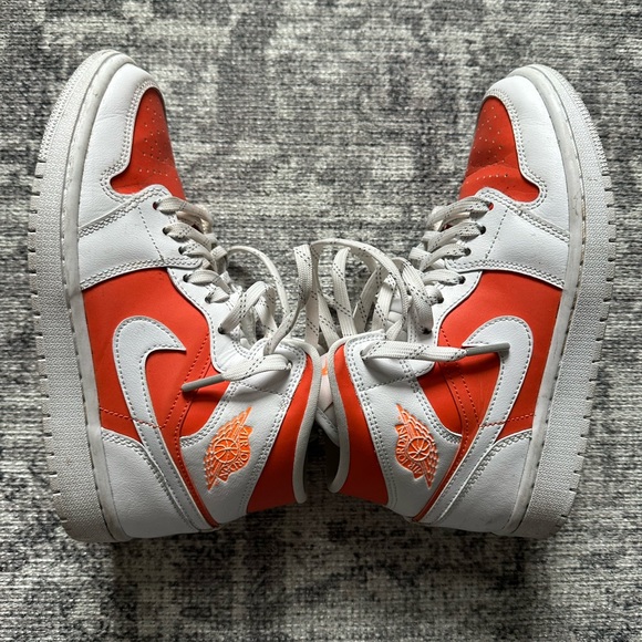 Nike Jordan High Top - Picture 6 of 6